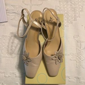 Beautiful tan/gold spring wedge